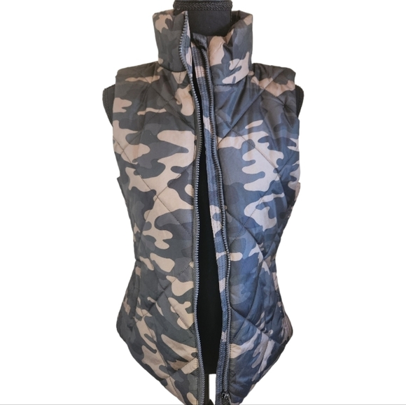 NORTH & CO camouflage print puffer high neck sleeveless vest sz small - Picture 3 of 5